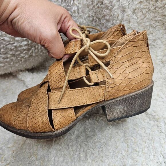 Coconuts by Matisse Woven Western Inspired Shooties sz 9.5 - Picture 3 of 6